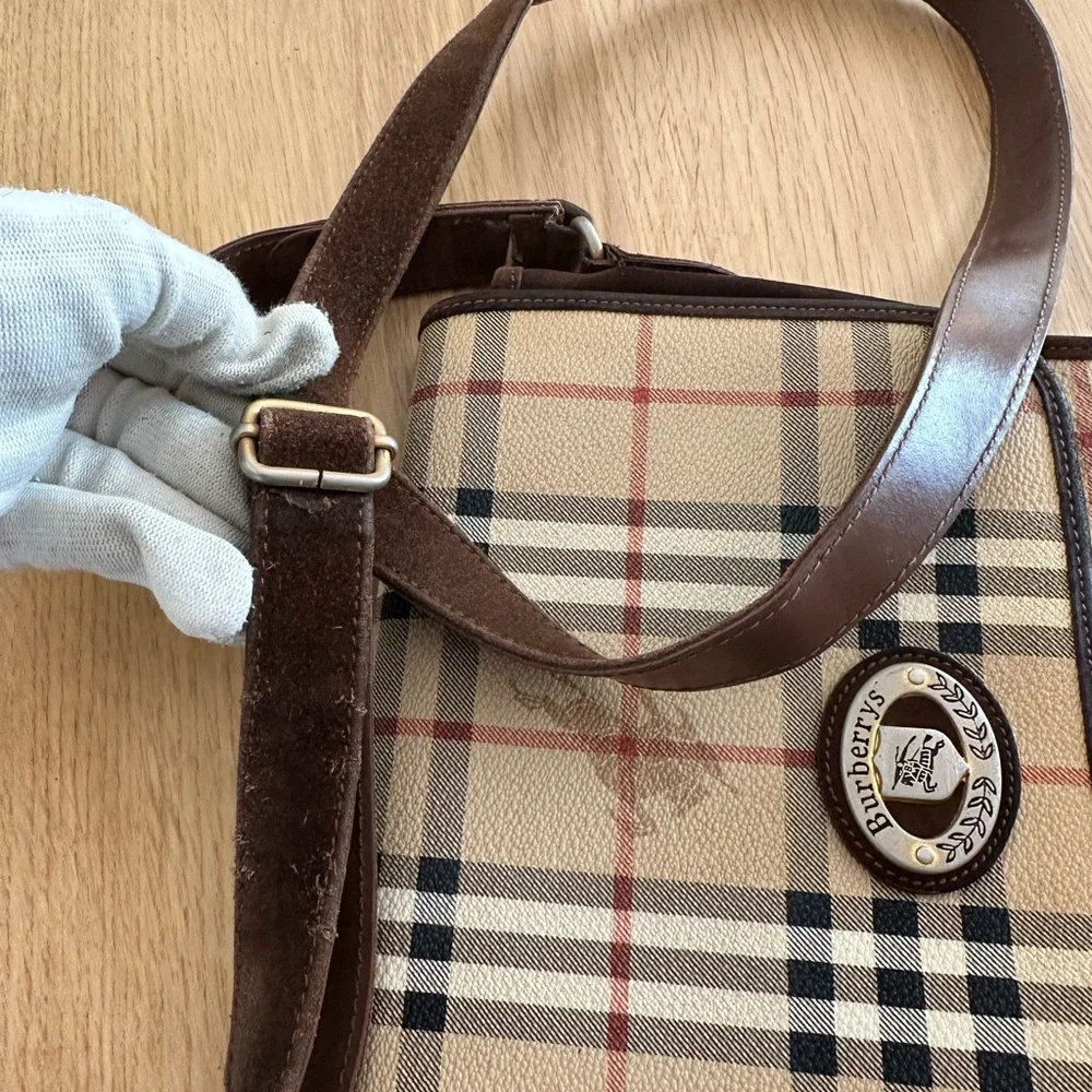 Burberrys Vintage Check Crossbody Bag - Picture 6 of 16